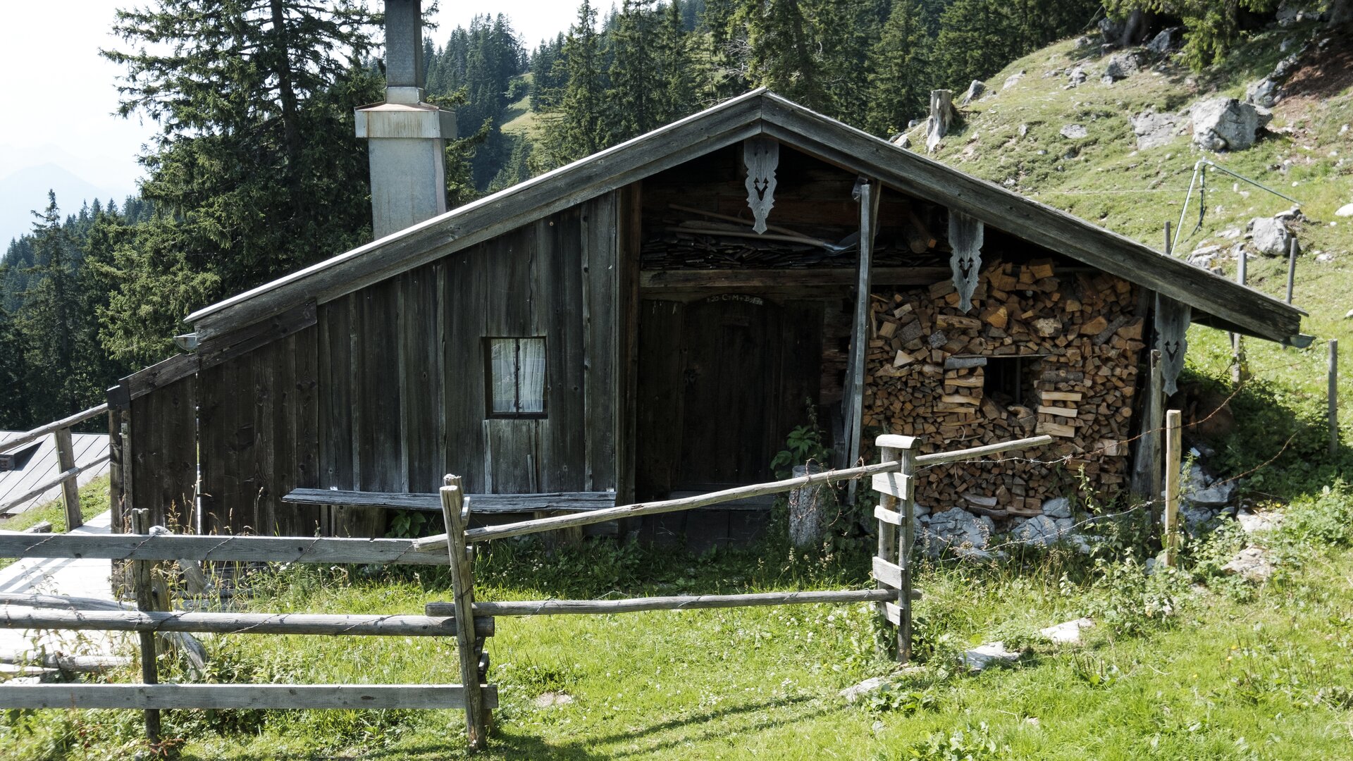 Wandern in den Chiemgauer Bergen | © DAV/Hans Herbig Eine unbewirtschaftete Berghütte in den Chiemgauer Alpen | © DAV/Hans Herbig