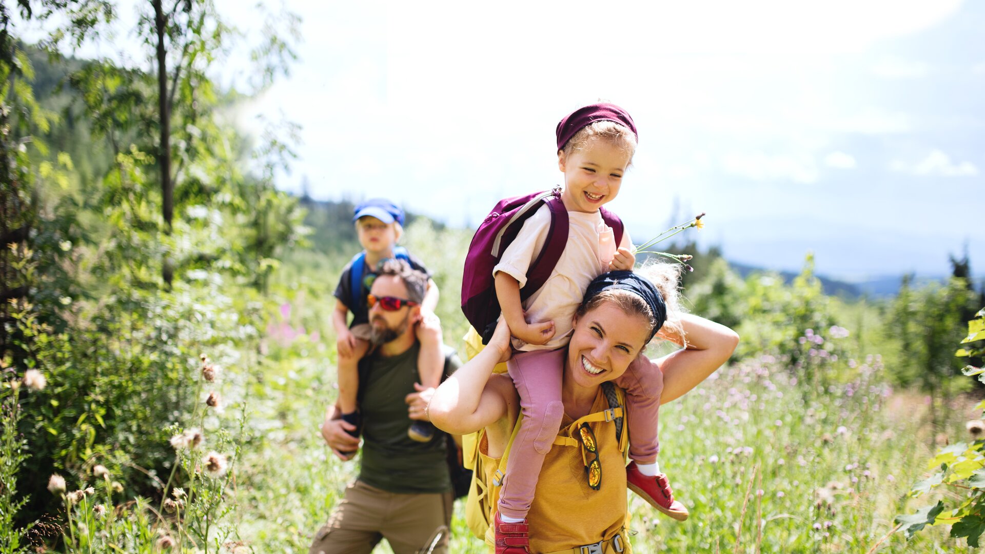 Raus ins echte Leben! | © Halfpoint / Adobe Stock Raus ins echte Leben! | © Halfpoint / Adobe Stock